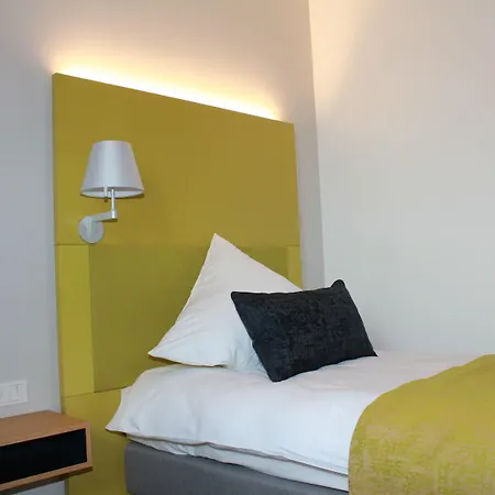 Katholisch-soziales Institut מלון 3*