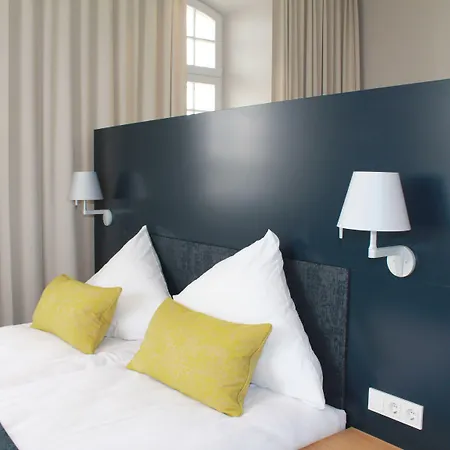 Katholisch-soziales Institut מלון