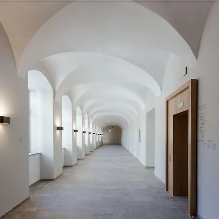 Katholisch-soziales Institut Hotel 3*