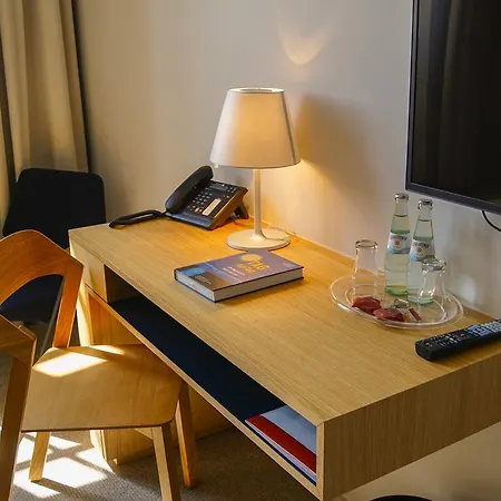 מלון Katholisch-soziales Institut 3*